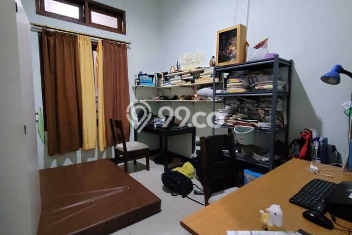 Rumah Strategis Modern Lb 240m2 di Banyumanik, Semarang Rumah Strategis Modern Lb 240m2 di Banyumanik, Semarang
