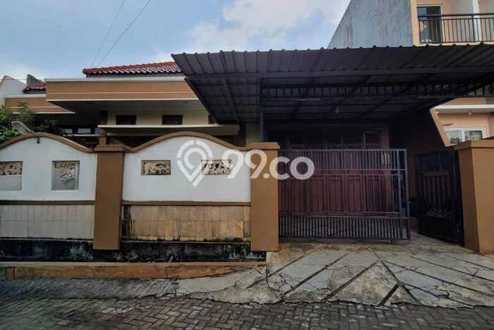 Rumah Strategis Modern Lb 240m2 di Banyumanik, Semarang Rumah Strategis Modern Lb 240m2 di Banyumanik, Semarang
