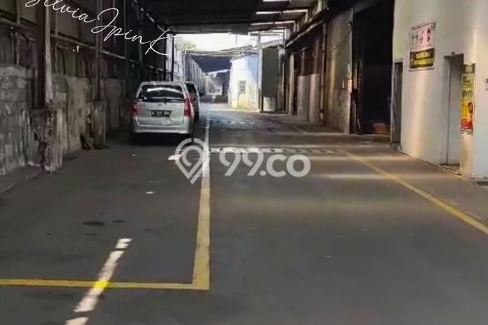 Gudang Disewa di Jakarta Barat dengan LB 1000m2 Area Komersial Ramai Gudang Disewa di Jakarta Barat dengan LB 1000m2 Area Komersial Ramai