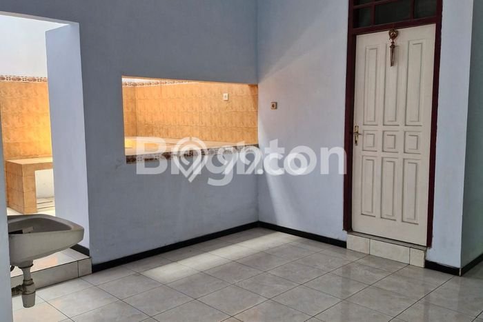 Rumah Strategis Modern Lb 179m2 di Kedungwaru, Tulungagung Rumah Strategis Modern Lb 179m2 di Kedungwaru, Tulungagung
