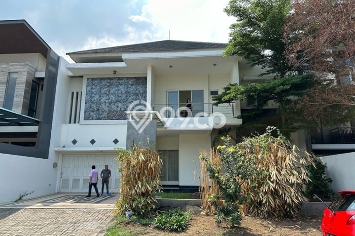 Hot Offer Hunian Mewah Ideal dan Luas di Lakarsantri, Surabaya Hot Offer Hunian Mewah Ideal dan Luas di Lakarsantri, Surabaya