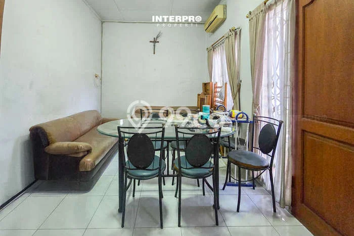 Disewakan! Rumah 4 Kamar Tidur &
3 Kamar Mandi di Taman Ratu, Jakarta Barat Disewakan! Rumah 4 Kamar Tidur &
3 Kamar Mandi di Taman Ratu, Jakarta Barat