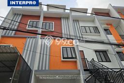 Jual Rumah Modern 4 KT di Tanjung Duren, Jakarta Barat Jual Rumah Modern 4 KT di Tanjung Duren, Jakarta Barat