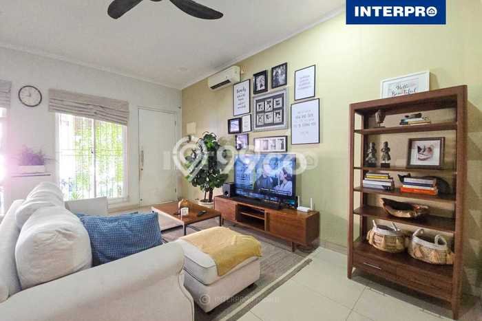 Dijual Rumah Luas Megah Dengan View Eksklusif di Green Lake City, Jakarta Barat Dijual Rumah Luas Megah Dengan View Eksklusif di Green Lake City, Jakarta Barat