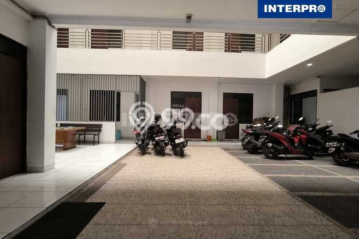 Dijual Rumah Kost di Kemanggisan, Jakarta Barat, 51 KT, 51 KM, Bangunan 1200m2 Dijual Rumah Kost di Kemanggisan, Jakarta Barat, 51 KT, 51 KM, Bangunan 1200m2