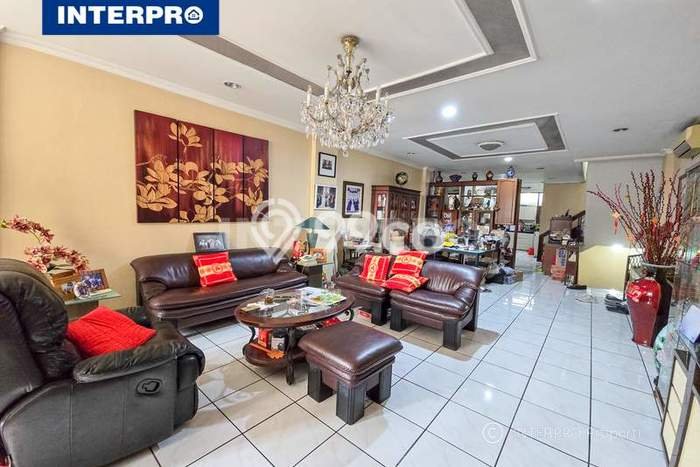 Ruko Dijual di Prime Area Jakarta Barat Luas 320m2 Ruko Dijual di Prime Area Jakarta Barat Luas 320m2