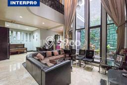 Rumah Mewah LB 250m2 Siap Huni Desain Elegan di Kedoya Baru, Jakarta Barat Rumah Mewah LB 250m2 Siap Huni Desain Elegan di Kedoya Baru, Jakarta Barat