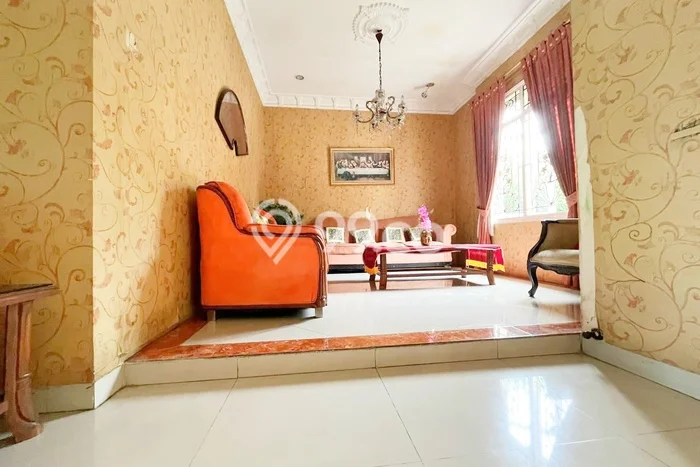Ready to Use! Luxury House LT 384m2 Desain Elegan di Cibubur Ready to Use! Luxury House LT 384m2 Desain Elegan di Cibubur