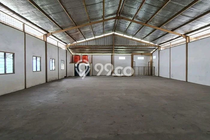 Gudang Disewakan di Citeureup, Luas 2300m², Pusat Komersial, Siap Usaha Gudang Disewakan di Citeureup, Luas 2300m², Pusat Komersial, Siap Usaha
