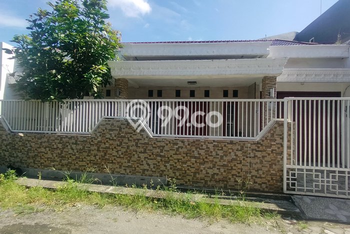 FEATURED! Rumah di Sambikerep, 2 KT, Area Premium, Luas 173m² LB 150m² FEATURED! Rumah di Sambikerep, 2 KT, Area Premium, Luas 173m² LB 150m²
