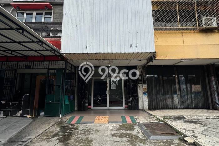 Ruko Dijual di Prime Area Jakarta Selatan Luas 300m2 Ruko Dijual di Prime Area Jakarta Selatan Luas 300m2