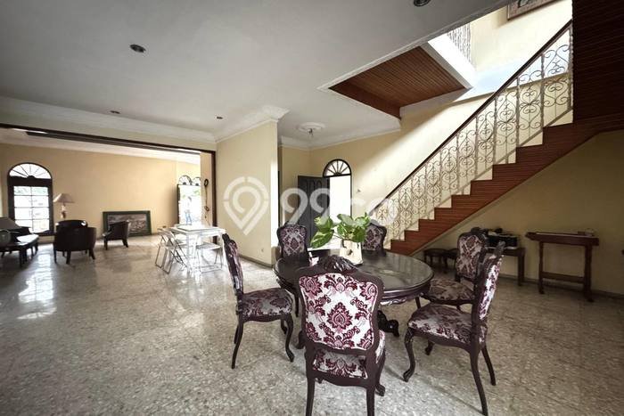 Ready to Use! Premium House LT 556m2 Desain Elegan di Mampang Ready to Use! Premium House LT 556m2 Desain Elegan di Mampang