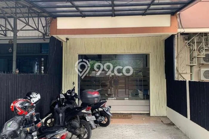 Ruko Dijual di Jakarta Barat LT 104m2 & LB 240m2 Lokasi Terbaik! Ruko Dijual di Jakarta Barat LT 104m2 & LB 240m2 Lokasi Terbaik!