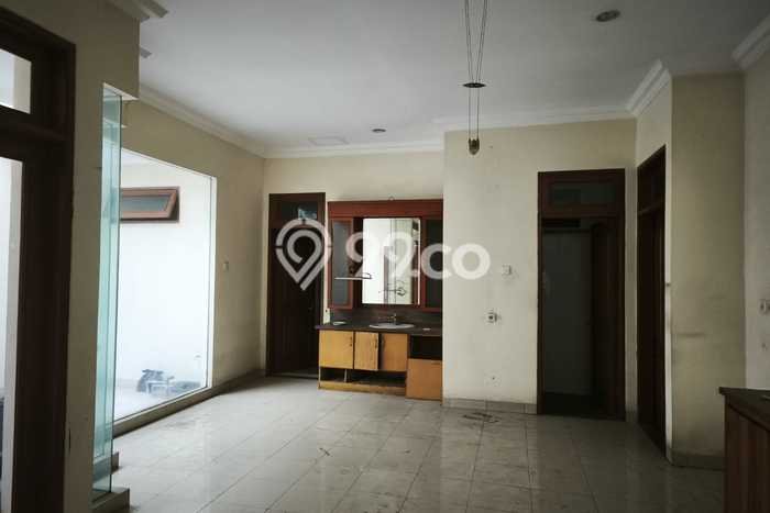 Hunian Mewah LB 350m2 Siap Pakai Desain Elegan di Kedoya, Jakarta Barat Hunian Mewah LB 350m2 Siap Pakai Desain Elegan di Kedoya, Jakarta Barat