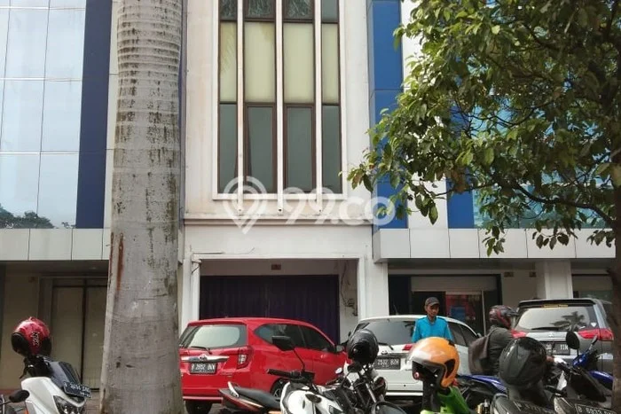 Ruko untuk Disewa di Pusat Jakarta Barat Luas Bangunan 192m2 Ruko untuk Disewa di Pusat Jakarta Barat Luas Bangunan 192m2