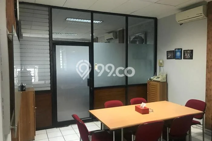 Ruko Dijual di Prime Area Jakarta Barat Luas 250m2 Ruko Dijual di Prime Area Jakarta Barat Luas 250m2