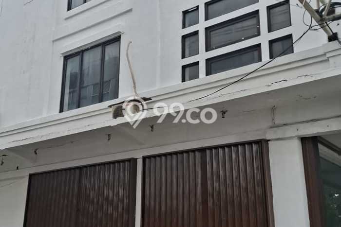 Ruko Dijual di Tangerang Selatan LT 160m2 & LB 520m2 Lokasi Terbaik! Ruko Dijual di Tangerang Selatan LT 160m2 & LB 520m2 Lokasi Terbaik!