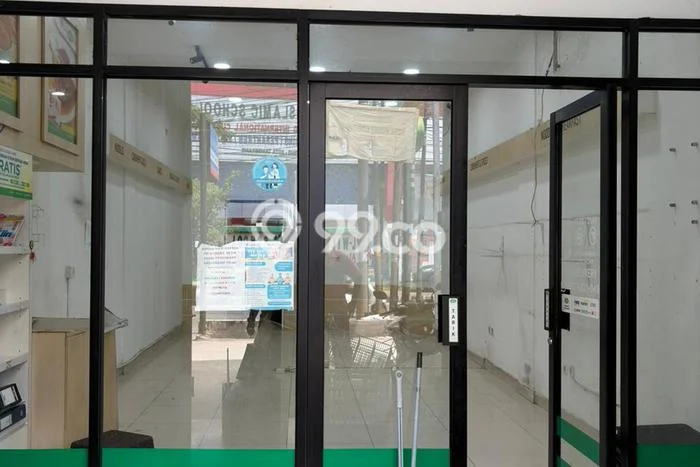 Ruko disewakan di Ciledug Tangerang dengan luas bangunan 136m2 Ruko disewakan di Ciledug Tangerang dengan luas bangunan 136m2