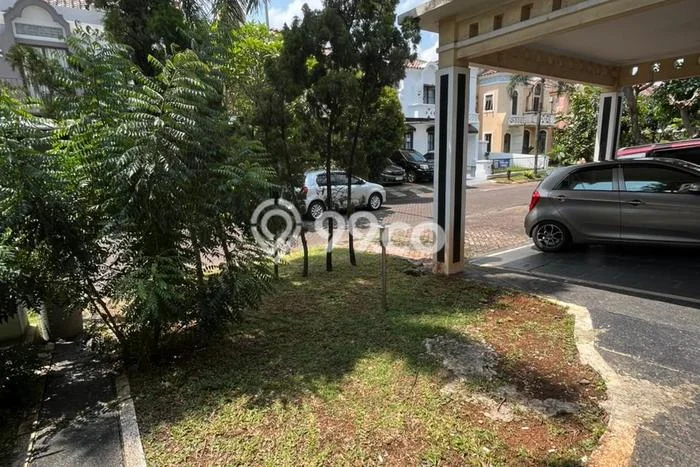 Jual Rumah Strategis Bagus Punya 4 KT di Serpong Tangerang Selatan SHM Jual Rumah Strategis Bagus Punya 4 KT di Serpong Tangerang Selatan SHM