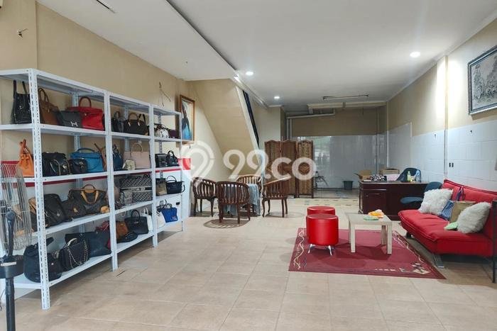 Ruko Dijual di Tangerang Selatan LT 100m2 & LB 230m2 Lokasi Terbaik! Ruko Dijual di Tangerang Selatan LT 100m2 & LB 230m2 Lokasi Terbaik!