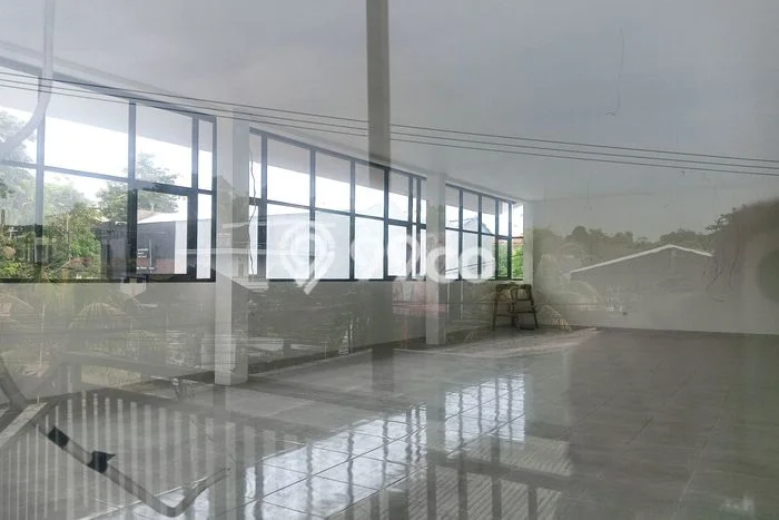 LOKASI PREMIUM! Ruko di Uluwatu, Luas 180m², Area Niaga LOKASI PREMIUM! Ruko di Uluwatu, Luas 180m², Area Niaga