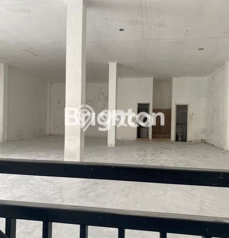 Disewakan Ruko Strategis Kawasan Middle East Ring Road, Luas 360m², Lokasi Komersial, Akses Mudah Disewakan Ruko Strategis Kawasan Middle East Ring Road, Luas 360m², Lokasi Komersial, Akses Mudah