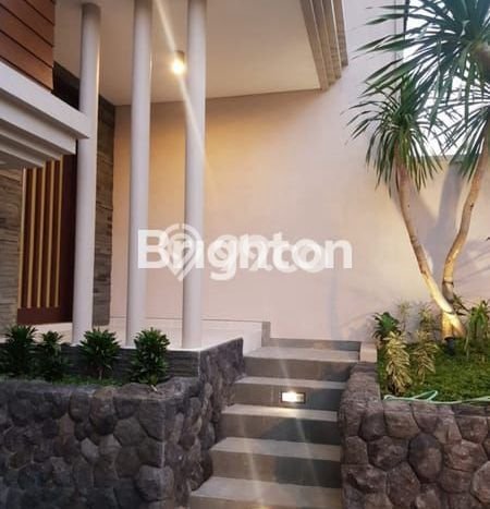 Rumah Bagus area , Surabaya, Luas Tanah 135m2m², Luas Bangunan 255m2m² Rumah Bagus area , Surabaya, Luas Tanah 135m2m², Luas Bangunan 255m2m²