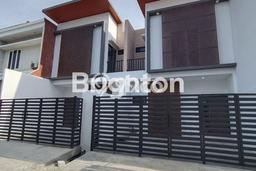 Rumah area , Surabaya, Luas 111m2m² LB 156m2m² - JUAL CEPAT! Rumah area , Surabaya, Luas 111m2m² LB 156m2m² - JUAL CEPAT!
