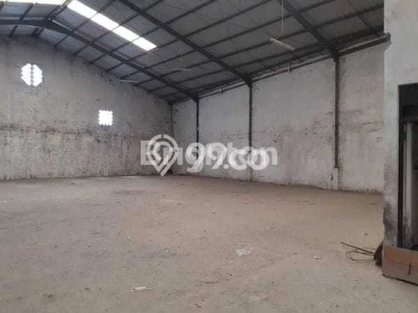 Unit Gudang Paling Strategis di Rungkut Surabaya dengan LB 550m2 Unit Gudang Paling Strategis di Rungkut Surabaya dengan LB 550m2