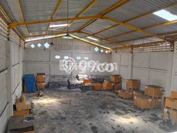 Gudang Komersial Disewakan di Waru Sidoarjo Luas 420m2 Gudang Komersial Disewakan di Waru Sidoarjo Luas 420m2