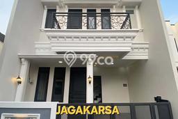 Jual Rumah Bagus Siap Huni LB 100m2 di Jagakarsa, Jakarta Selatan Jual Rumah Bagus Siap Huni LB 100m2 di Jagakarsa, Jakarta Selatan