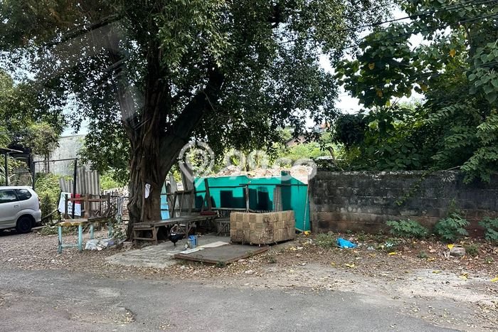 Dijual Tanah Lokasi Strategis di Semarang Barat, Luas 1050m², Area Nyaman Dijual Tanah Lokasi Strategis di Semarang Barat, Luas 1050m², Area Nyaman