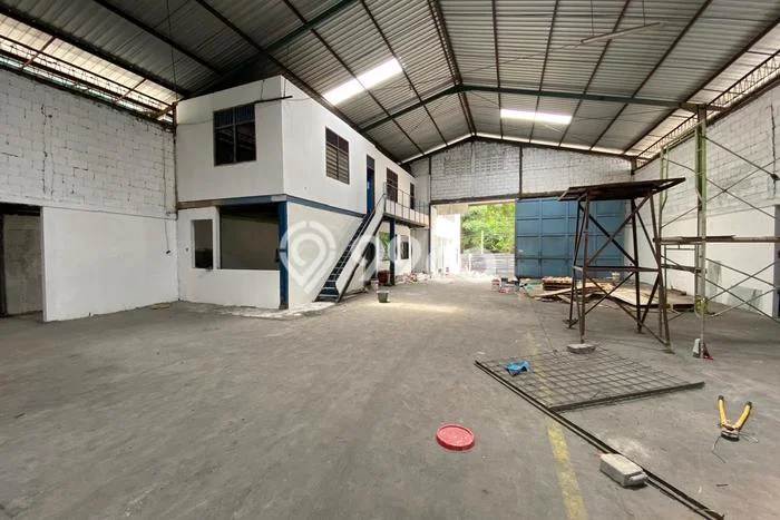 SEWA TERJANGKAU! Gudang Kawasan Ngaliyan, Luas 2322m2m², Area Komersial SEWA TERJANGKAU! Gudang Kawasan Ngaliyan, Luas 2322m2m², Area Komersial