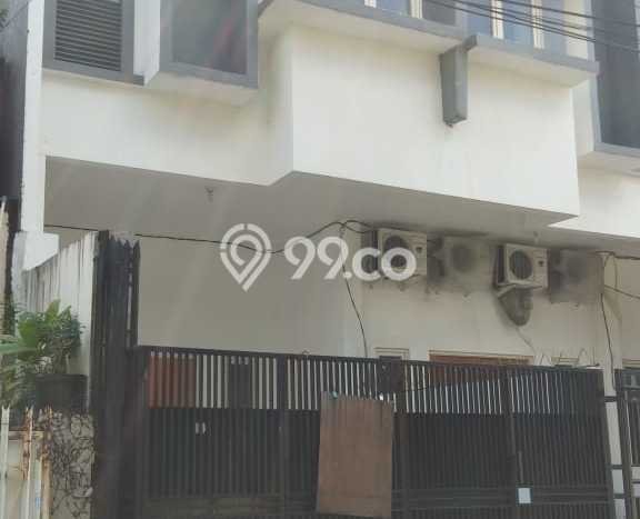 Ruko Disewa di Jakarta Barat dengan LB 204m2 Area Komersial Ramai Ruko Disewa di Jakarta Barat dengan LB 204m2 Area Komersial Ramai