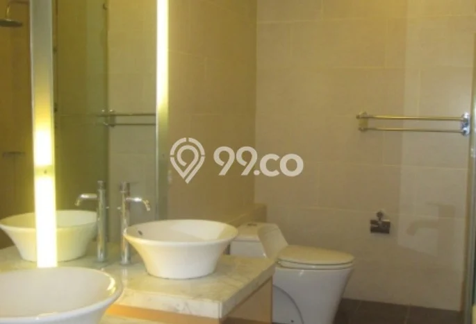 Disewakan Rumah di Kemang Raya, Semi Furnish, 5kt, 2 Lantai+basement, Lb + 500m2, Jakarta Selatan Disewakan Rumah di Kemang Raya, Semi Furnish, 5kt, 2 Lantai+basement, Lb + 500m2, Jakarta Selatan