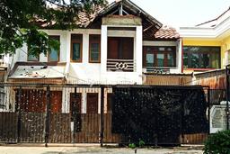 Disewakan murah rumah 2 lantai untuk gudang di Kalideres,nego hbs Disewakan murah rumah 2 lantai untuk gudang di Kalideres,nego hbs
