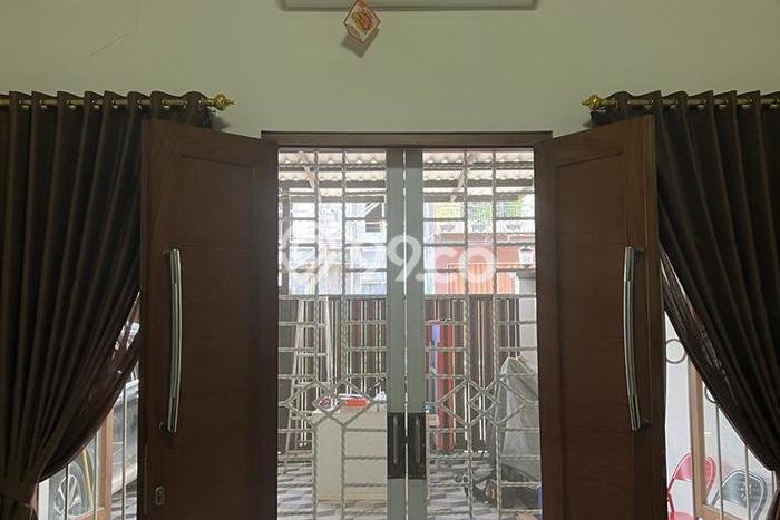 Rumah Luxury Modern Siap Huni di Joglo Jakarta Barat Rumah Luxury Modern Siap Huni di Joglo Jakarta Barat
