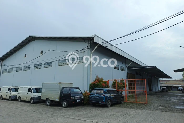 Unit Gudang disewakan di Karawaci Tangerang dengan LT 1334m2 / LB 1242m2 Unit Gudang disewakan di Karawaci Tangerang dengan LT 1334m2 / LB 1242m2