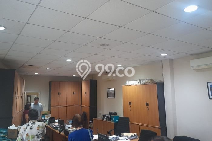 LOKASI PREMIUM! Kantor Kawasan Daan Mogot, Luas 2110m², Jalan Utama, Kawasan Komersial LOKASI PREMIUM! Kantor Kawasan Daan Mogot, Luas 2110m², Jalan Utama, Kawasan Komersial