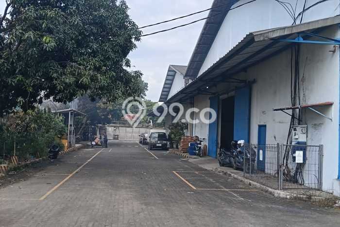 Unit Gudang Disewakan di Jatake di Area Ramai & Strategis Unit Gudang Disewakan di Jatake di Area Ramai & Strategis