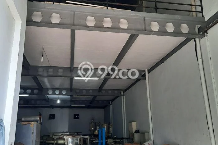 Gudang untuk Disewa di Pusat Jakarta Barat Luas Bangunan 300m2 Gudang untuk Disewa di Pusat Jakarta Barat Luas Bangunan 300m2