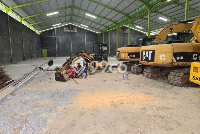 Gudang Kawasan Bisnis Kawasan Periuk, Luas 1728m², Siap Operasional Gudang Kawasan Bisnis Kawasan Periuk, Luas 1728m², Siap Operasional