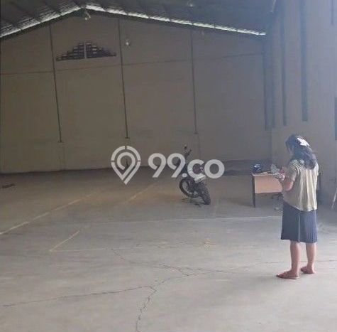 Gudang Area Niaga Kawasan Periuk, Luas 1384m², Siap Usaha Gudang Area Niaga Kawasan Periuk, Luas 1384m², Siap Usaha