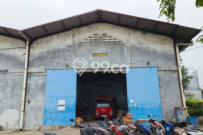 Gudang Disewa di Jakarta Barat dengan LB 360m2 Area Komersial Ramai Gudang Disewa di Jakarta Barat dengan LB 360m2 Area Komersial Ramai