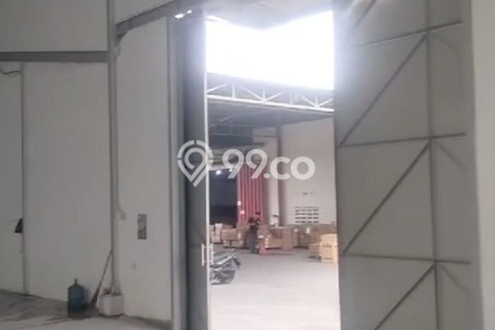 Unit Gudang disewakan di Jati Uwung Tangerang dengan LT 1500m2 / LB 1000m2 Unit Gudang disewakan di Jati Uwung Tangerang dengan LT 1500m2 / LB 1000m2