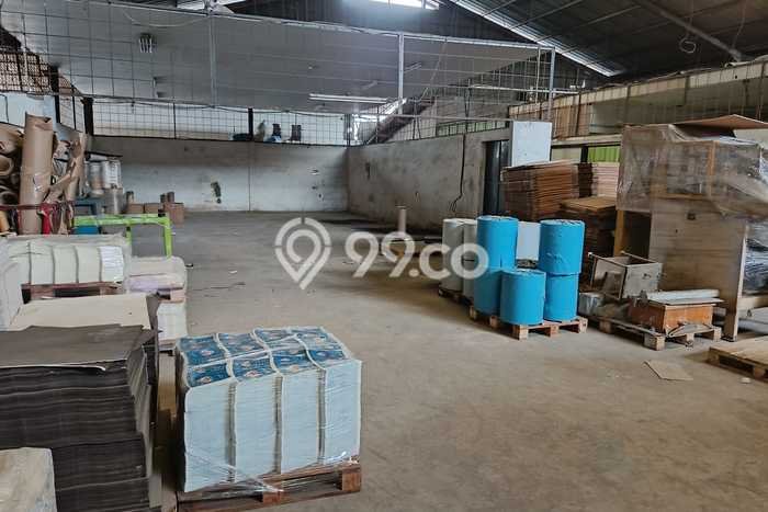 Gudang Area Bisnis Kawasan Cipondoh, Luas 1600m², Siap Usaha Gudang Area Bisnis Kawasan Cipondoh, Luas 1600m², Siap Usaha
