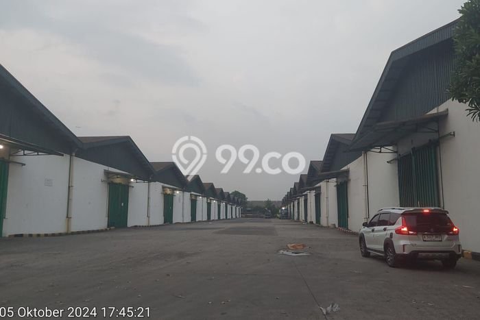 LOKASI PREMIUM! Gudang di , Luas 1134m2m², Area Niaga LOKASI PREMIUM! Gudang di , Luas 1134m2m², Area Niaga