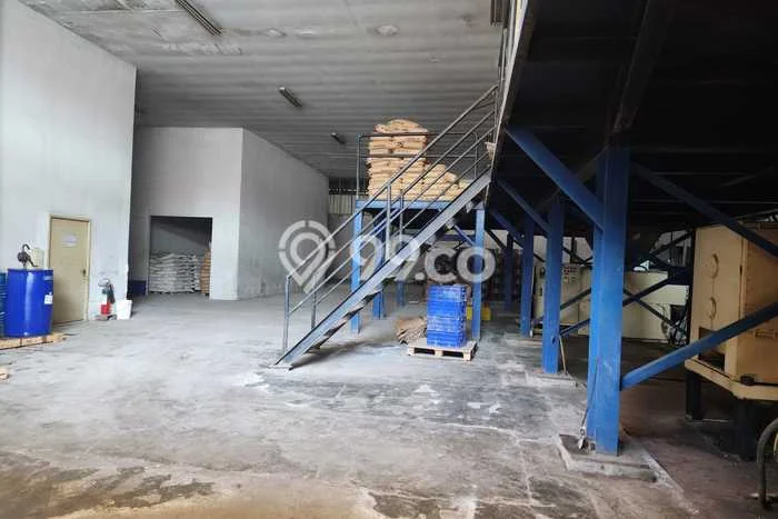 Disewakan Gudang di Kawasan Ramai Cikokol Luas 12000m2 Disewakan Gudang di Kawasan Ramai Cikokol Luas 12000m2
