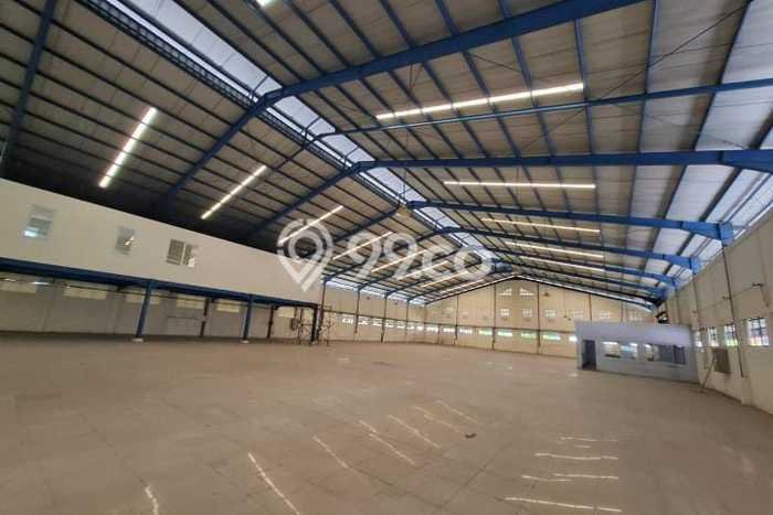 LOKASI BISNIS! Gudang For Rent Kawasan Cikupa, Luas 2500m², Jalan Strategis, Ready Operasional LOKASI BISNIS! Gudang For Rent Kawasan Cikupa, Luas 2500m², Jalan Strategis, Ready Operasional