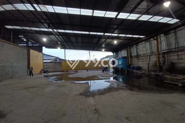 Gudang Komersial Disewakan di Cipondoh Tangerang Luas 2750m2 Gudang Komersial Disewakan di Cipondoh Tangerang Luas 2750m2
